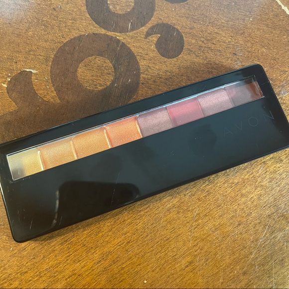 Avon 8 in 1 Lip Palette Natural Ribbons - Picture 5 of 10